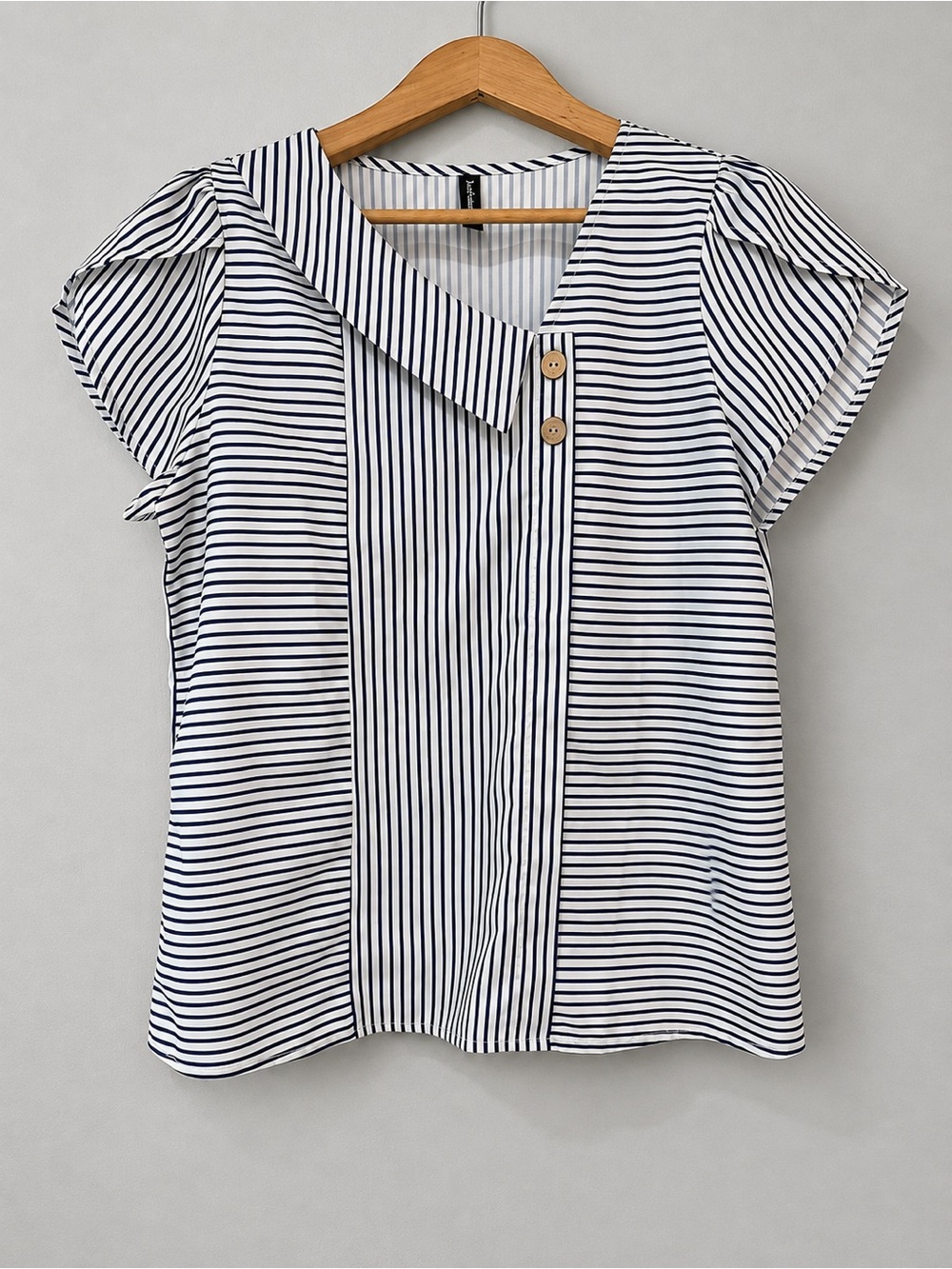 JustFashionNow Women’s Medium Blue White Striped Blouse Puff Sleeve Collared Top